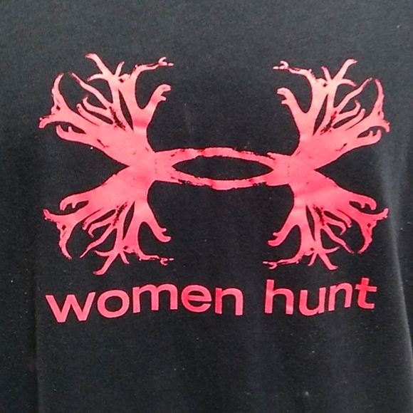 Under Armour Semi Fitted Womens Top Sz.XL Women Hunt Too - Picture 2 of 9
